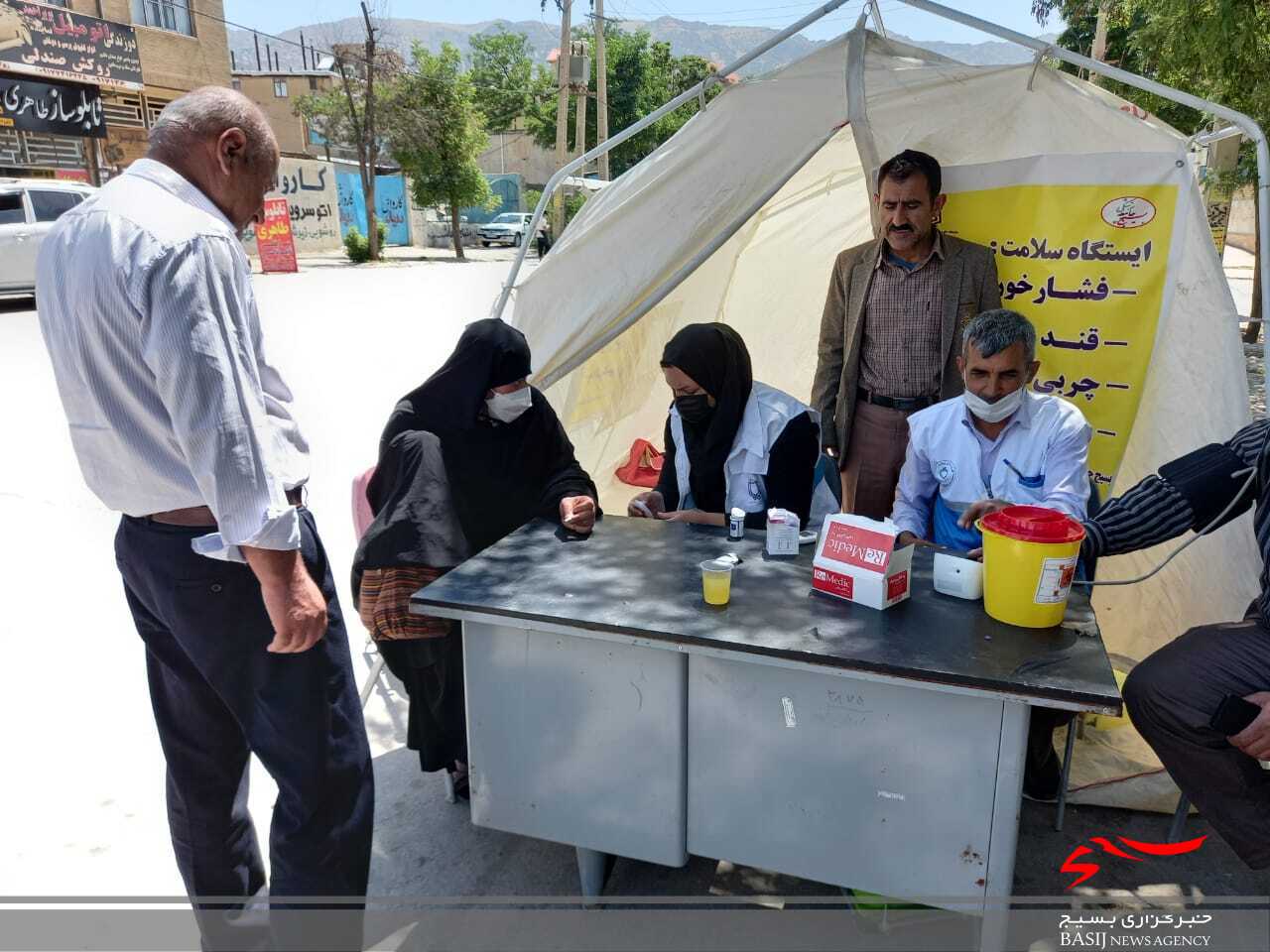 برگزاری میز خدمت پزشکی همزمان با سالروز ارتحال امام خمینی ره در یاسوج