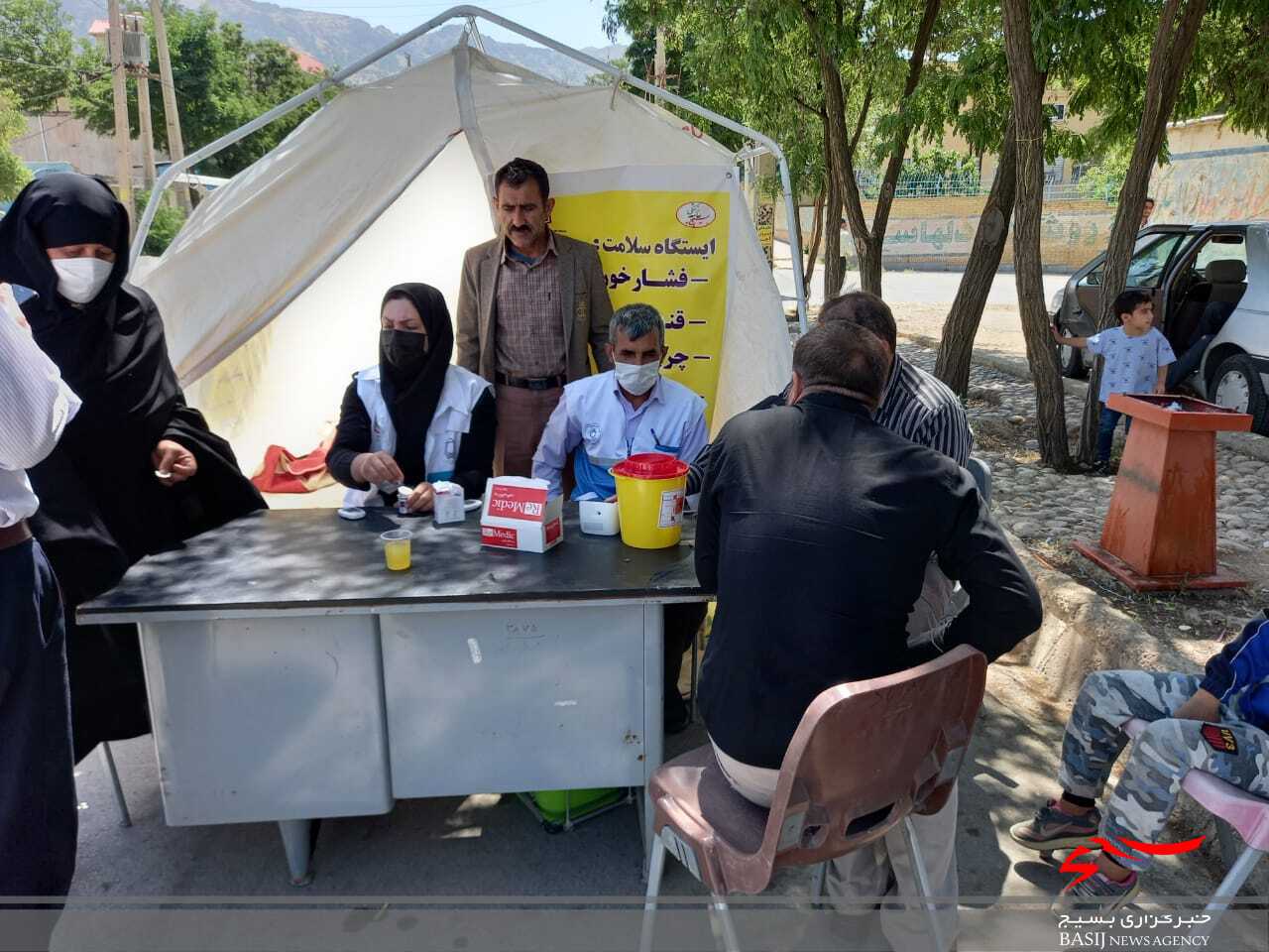 برگزاری میز خدمت پزشکی همزمان با سالروز ارتحال امام خمینی ره در یاسوج