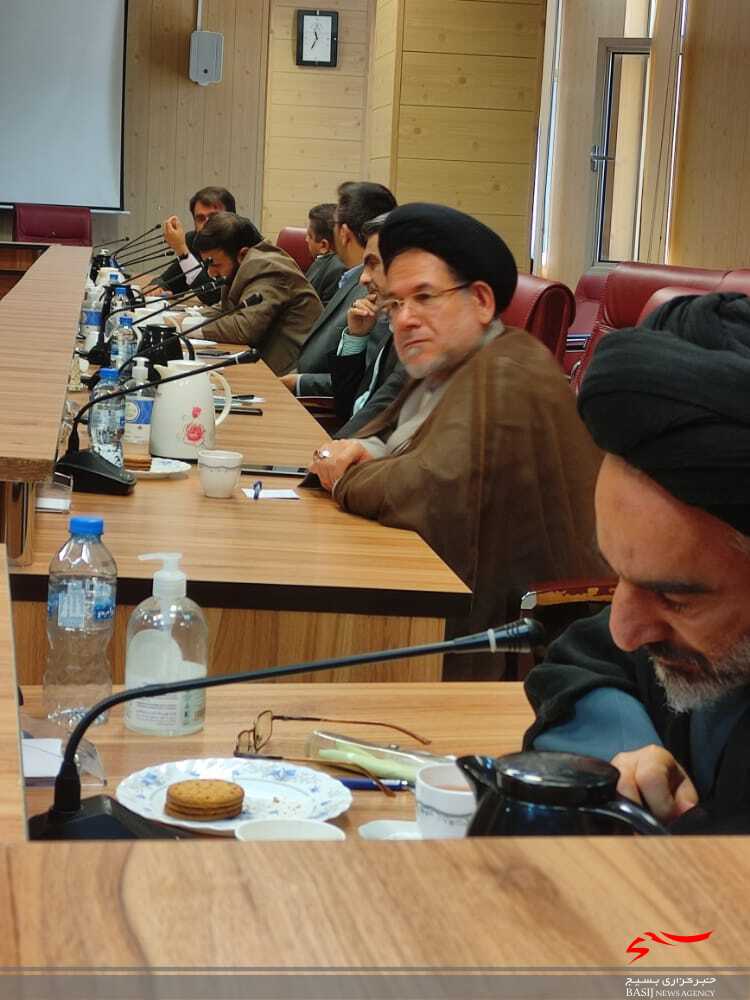 بررسی شیوه های برخورد قانونی و قضایی با پدیده بد حجابی توسط هیئت اندیشه ورز بسیج حقوقدانان استان