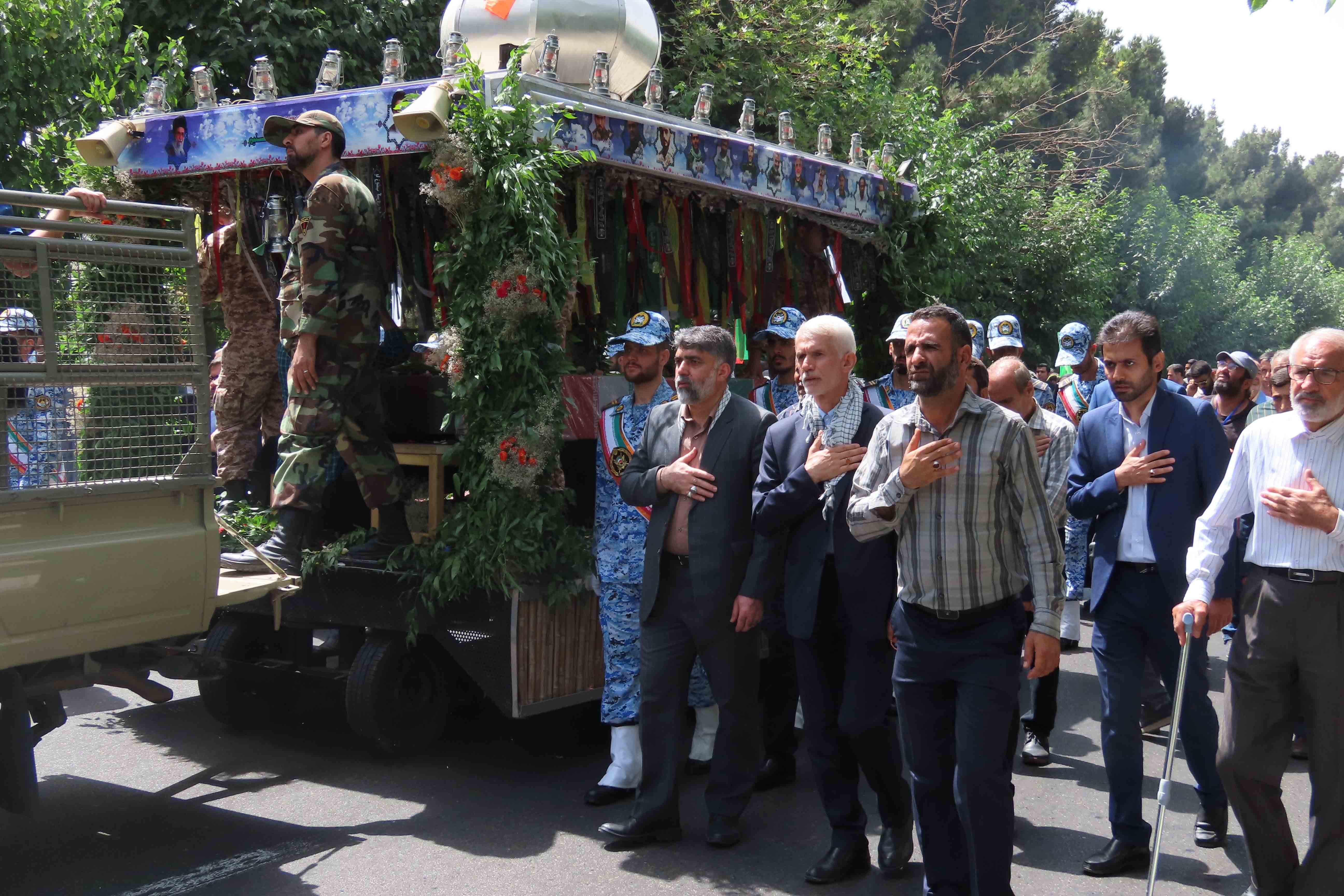 برگزاری مراسم تشییع و تدفین دو شهید گمنام دفاع مقدس در مجموعه ورزشی انقلاب