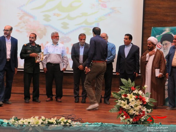 جشن عید غدیر در سالن آموزش و پرورش شهر دلوار برگزار شد