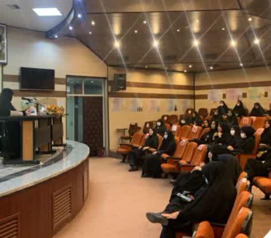 با حضور بانوان دستگاههای تابعه وزارت اقتصاد در استان قم
همایش حجاب فاطمی برگزار شد