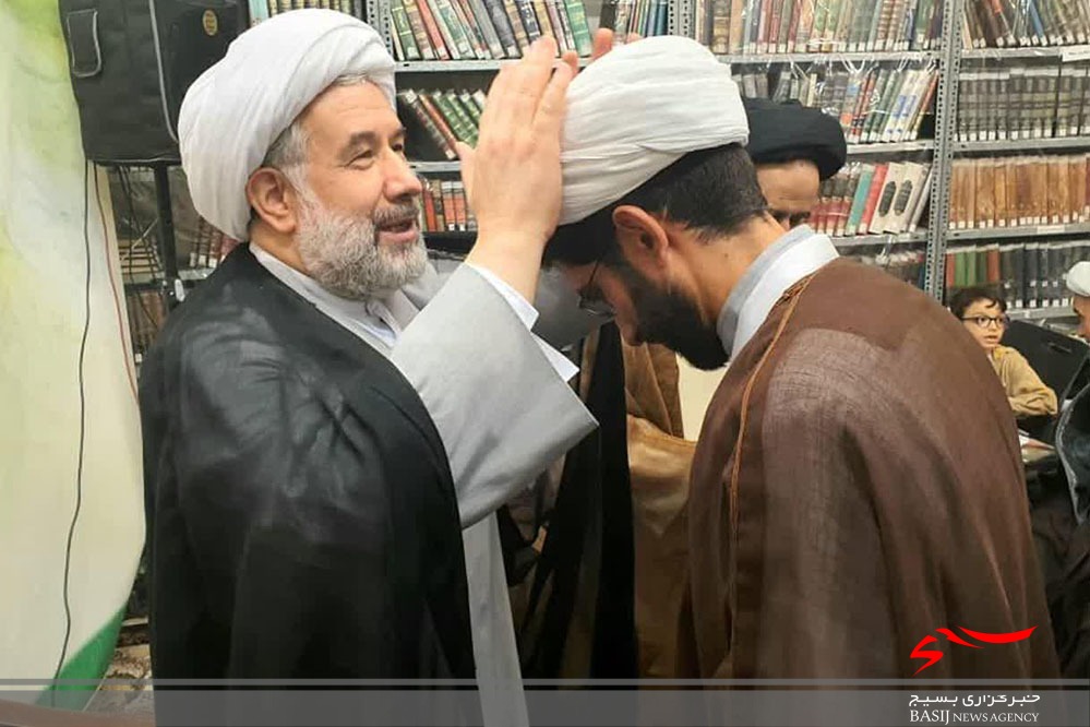 عمامه گذاری طلاب در شام میلاد امام هادی علیه&zwnj;السلام