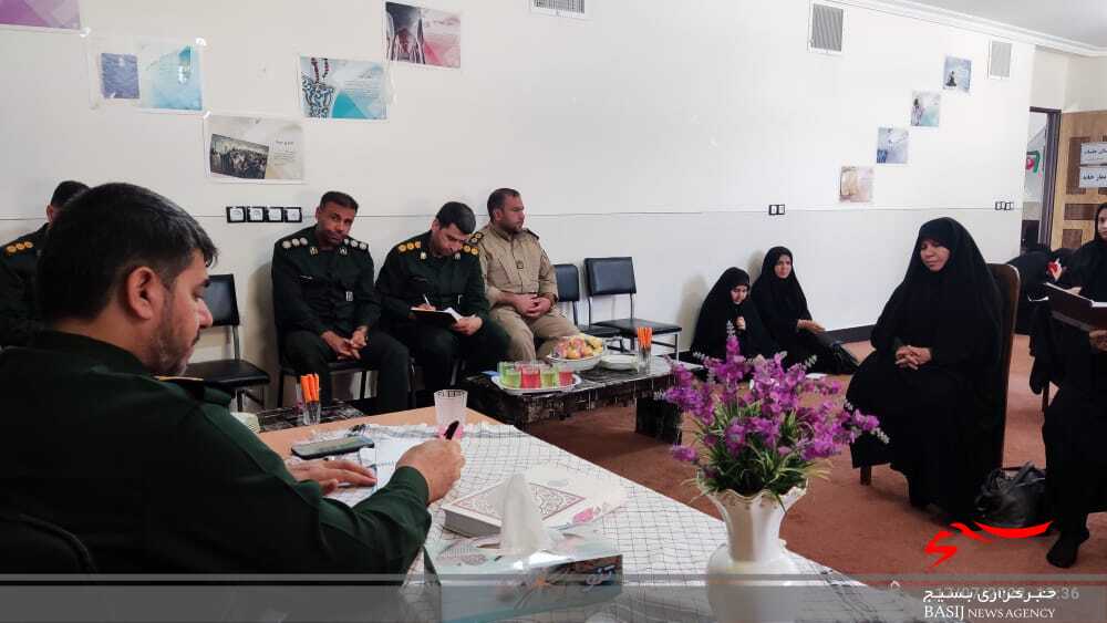 بازدید فرمانده سپاه فتح از حوزه های مقاومت بسیج خواهران در یاسوج