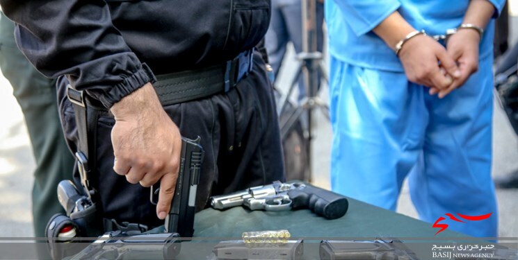 دو باند قاچاق سلاح و مهمات در خوزستان منهدم شدند دو باند قاچاق سلاح و مهمات در خوزستان منهدم شدند