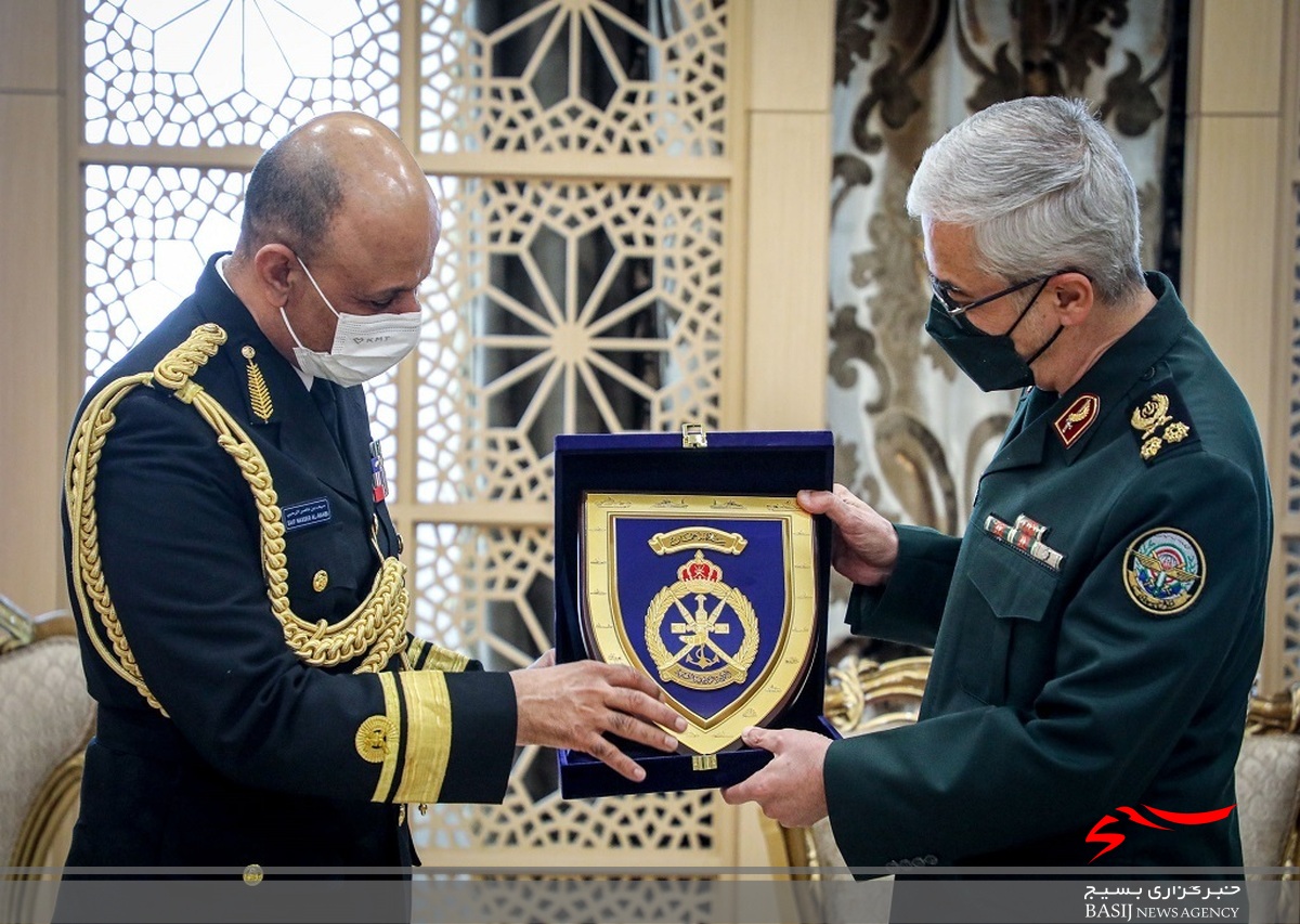 گسترش روابط نظامی ایران و عمان نقش مهمی در امنیت بخشی منطقه دارد