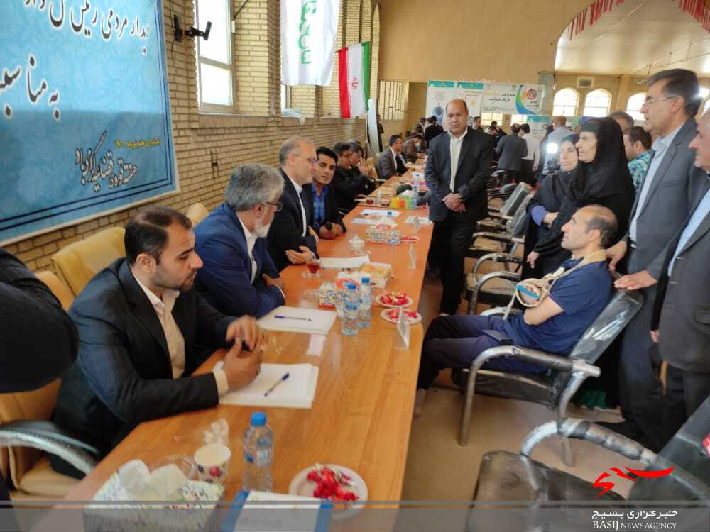 برگزاری میز خدمت دستگاه قضایی استان کهگیلویه و بویراحمد در مصلی نماز جمعه یاسوج