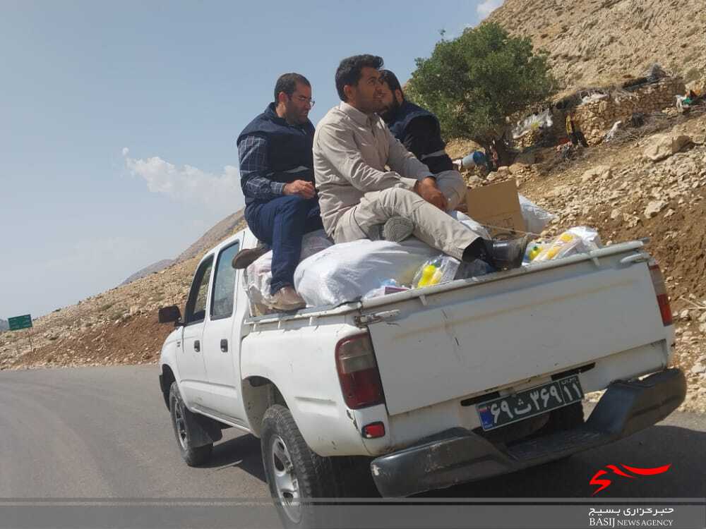 امداد رسانی ستاد اجرایی فرمان امام (ره) استان به عشایر سیل زده مارگون +(تصاویر)