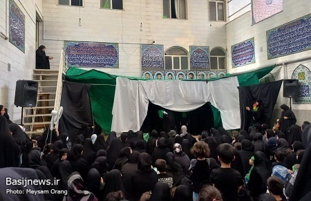 مراسم شیرخوارگان حسینی در شبستان مسجد صاحب الزمان(عج)