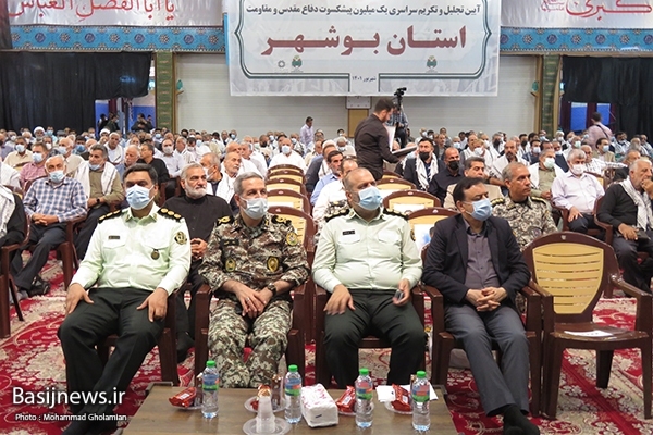 دشمن می‌خواهد به شکل غیر نظامی ایران را تحت سلطه درآورد