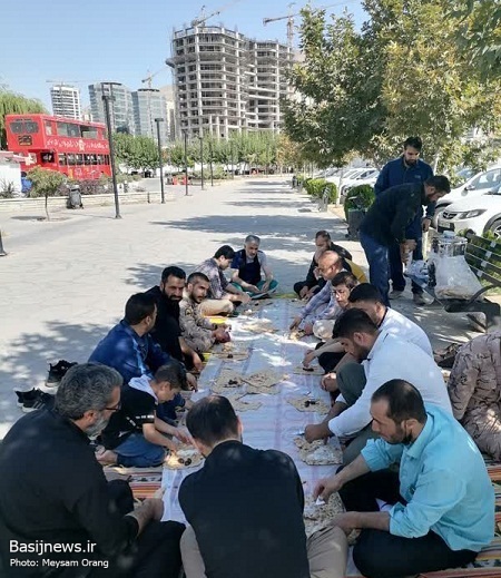 پیاده روی کارکنان ناحیه عمار یاسر به سمت مزار شهدای گمنام دریاچه شهدای خلیج فارس