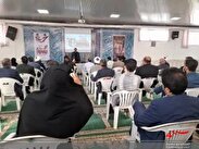 نیروهای نظامی و انتظامی در کنار مردم حافظان امنیت هستند