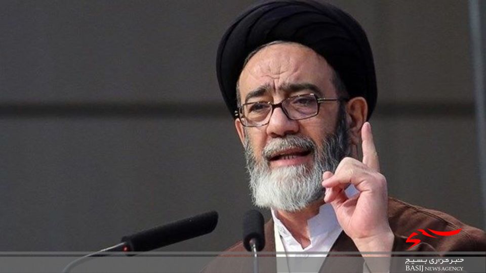 پلیس و بسیج با وحدت و اقتدار، برای امنیت مردم جانفشانی میکنند پلیس و بسیج با وحدت و اقتدار، برای امنیت مردم جانفشانی میکنند