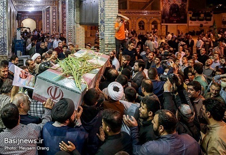 تشییع پیکر شهید مدافع امنیت «امیراحمدی» در شهرک شهید محلاتی