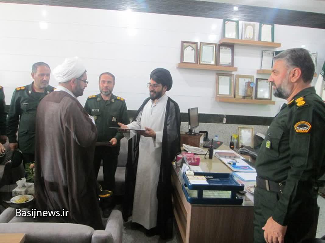 دیدار کارکنان سپاه با فرماندهی انتظامی خمینی شهر