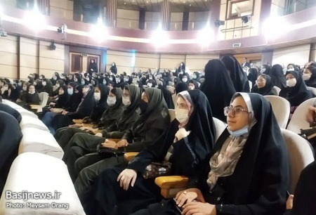 همایش استعدادیابی و تجلیل از برگزیدگان کنکور سراسری بسیجیان خواهر