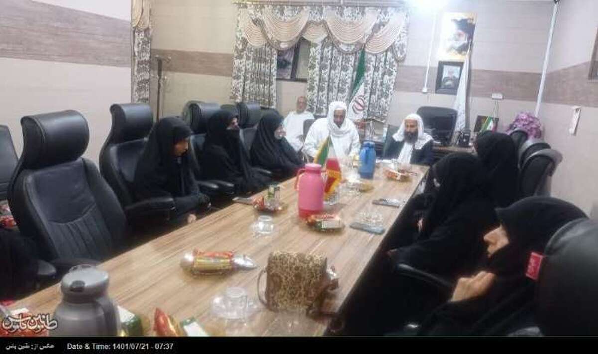 نماینده ولی فقیه در امور اهل سنت سراوان؛
امنیت در سایه وحدت و همبستگی ایجاد می شود/ رسوخ خرده فرهنگ های غربی میان بانوان