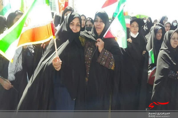 هدف دشمن ایجاد تزلزل در خانواده های ایرانی با حذف حجاب است