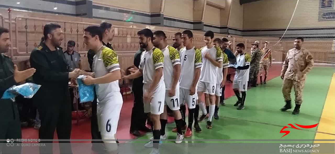 برترین‌های مسابقات فوتسال سپاه استان قم تقدیر شدند