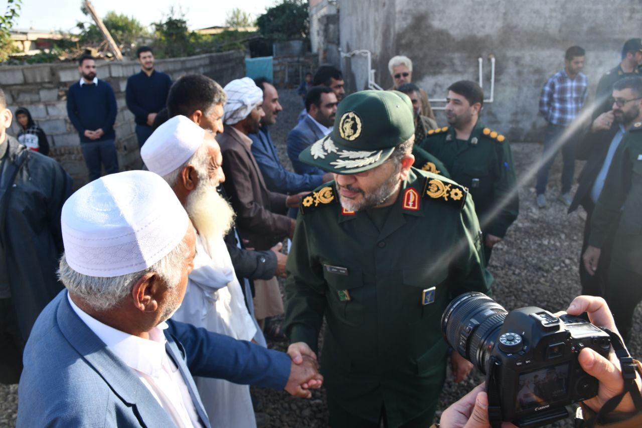 آغاز آیین پروژه آبرسانی به روستای سخی آباد شهرستان آق قلا با حضور سردار سلیمانی