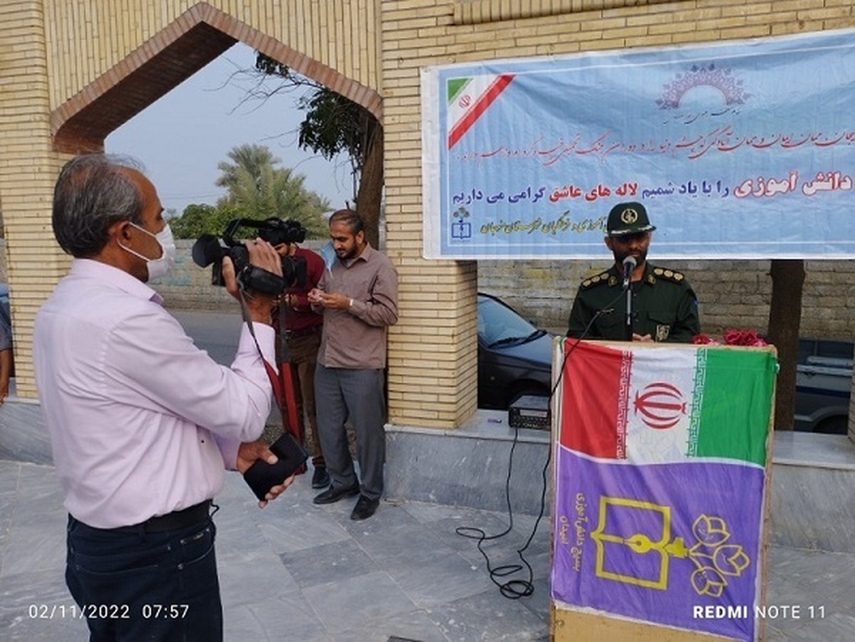 بمناسبت هفته بسیج دانش آموزی از مزار شهدا منوجان غبار روبی شد