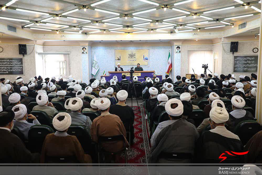 پیشرفت نظام اسلامی دشمن را هراسان کرده است/ انقلاب اسلامی یک امتداد صدها ساله دارد پیشرفت نظام اسلامی دشمن را هراسان کرده است/ انقلاب اسلامی یک امتداد صدها ساله دارد