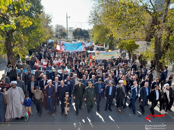 آغاز راهپیمائی 13 آبان همزمان با سراسر کشور در آذربایجان شرقی