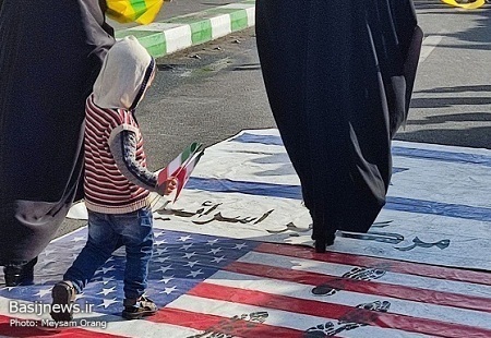 حضور پرشکوه مردم تهران در راهپیمایی ۱۳ آبان ماه