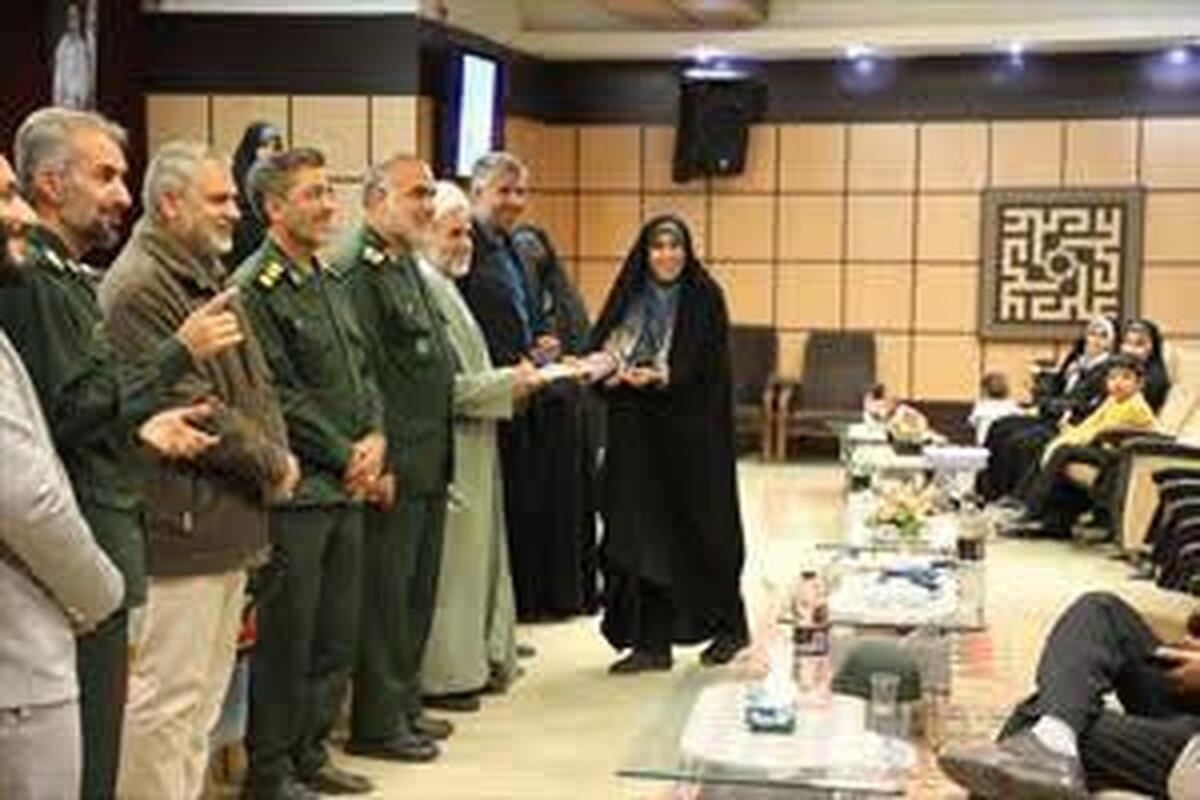 برگزیدگان جشنواره «گوهر فاطمی» در خراسان جنوبی تجلیل شدند