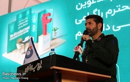 بازدید شهردار تهران و فرمانده سپاه تهران از چهارمین رویداد تولید محتوای دیجیتال بسیج تهران بزرگ
