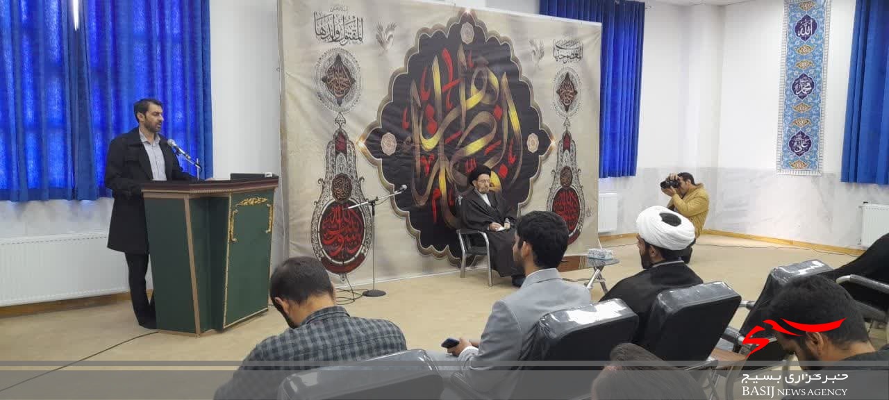 دیدار و نشست نماینده ولی فقیه در لرستان با دانشجویان دانشگاه لرستان به مناسبت روز دانشجو