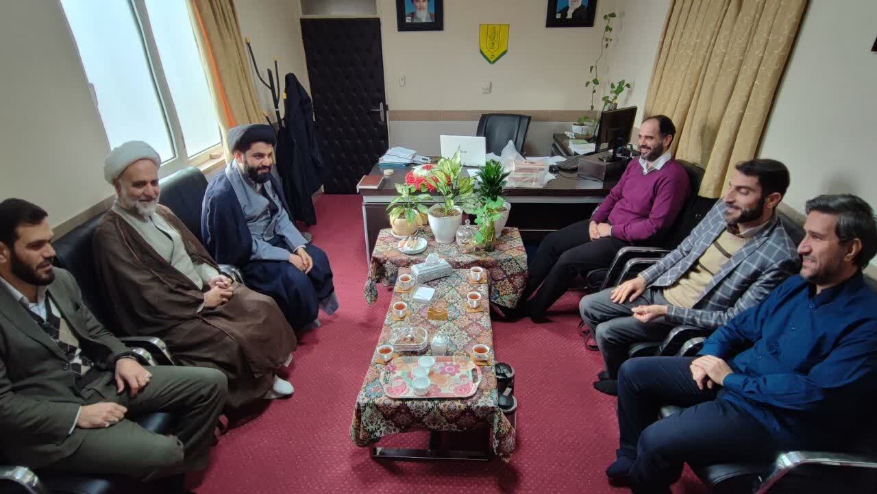 تقدیر مسئولان بسیج طلاب قم از مدیران و کارکنان بسیج دانشجویی استان