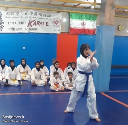 مسابقات کاراته ویژه بانوان بسیجی برگزار شد