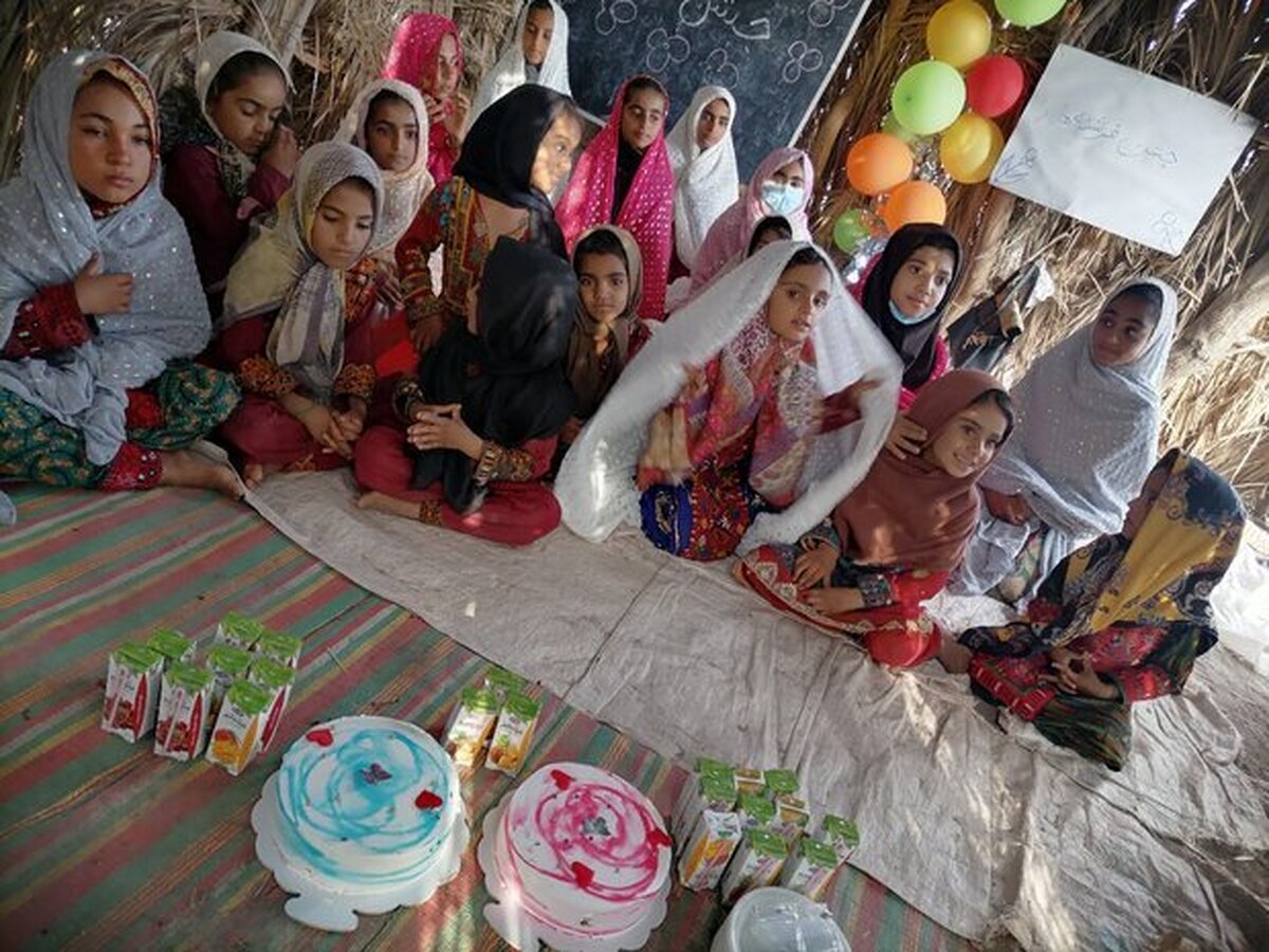 جشن تکلیف در مدرسه روستایی ریگ آباد؛
فرشته های کوچک با قلب های بزرگ/ خواهر شهیدی که مادری می کند