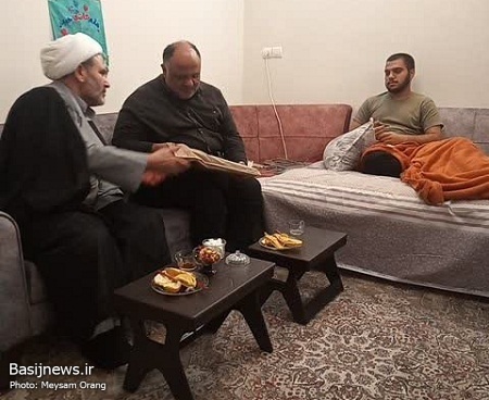 عیادت از بسیجی محمد جواد رجب فردی، مجروح اغتشاشات اخیر کشور