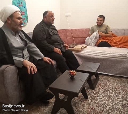 عیادت از بسیجی محمد جواد رجب فردی، مجروح اغتشاشات اخیر کشور
