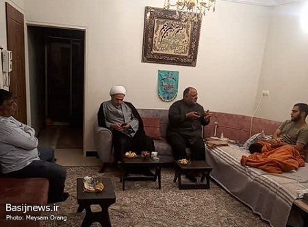 عیادت از بسیجی محمد جواد رجب فردی، مجروح اغتشاشات اخیر کشور