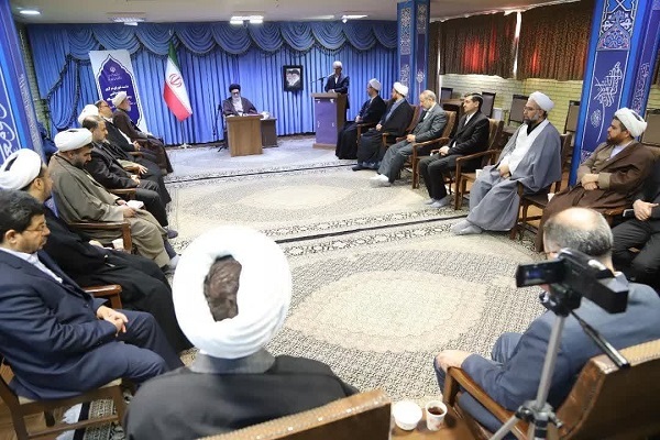وحدت حوزه و دانشگاه راهبردی جدی در تعالی و تداوم انقلاب است وحدت حوزه و دانشگاه راهبردی جدی در تعالی و تداوم انقلاب است