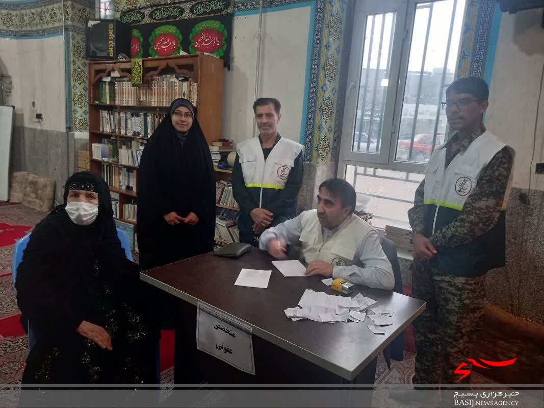 استقبال مردم از اردوی جهادی بسیج جامعه پزشکی در یاسوج / بیش از 400 نفر خدمات رایگان دریافت کردند +( تصاویر)