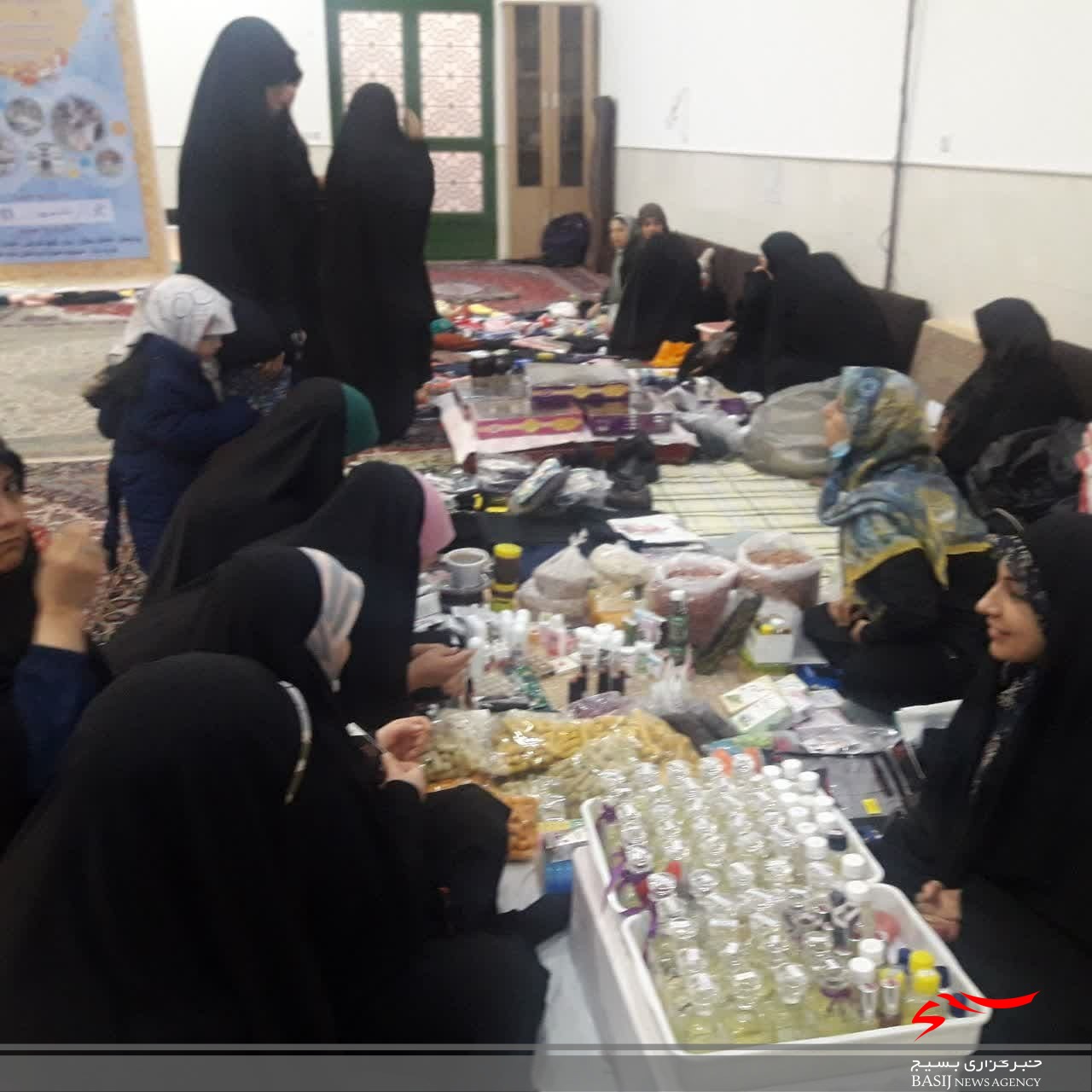 بازارچه محلی مدافعان حرم در قم برگزار شد