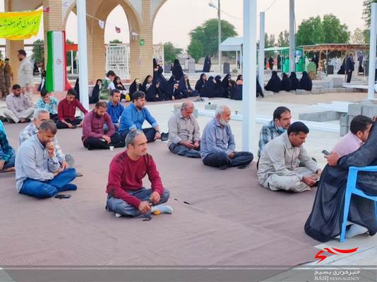 عطرافشانی مزار مطهر شهدای روستای آبطویل