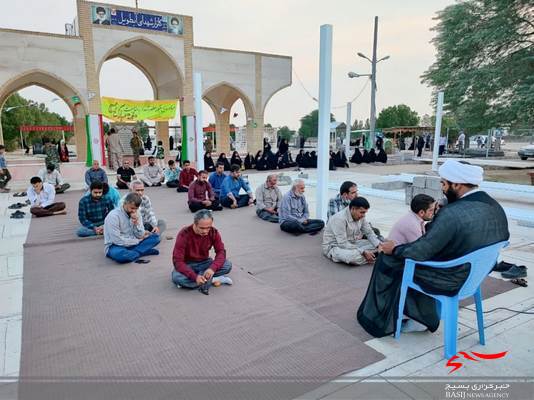 عطرافشانی مزار مطهر شهدای روستای آبطویل