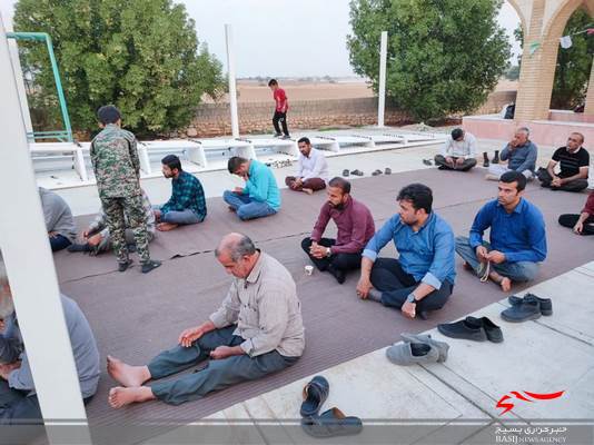 عطرافشانی مزار مطهر شهدای روستای آبطویل