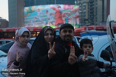 تماشای دومین بازی ایران در جام جهانی قطر و شادمانی مردم