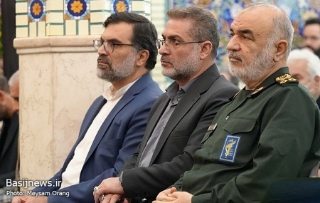 دیدار فرمانده کل سپاه پاسداران با بسیجیان پایگاه مقاومت بسیج شهید همت در ناحیه کربلا
