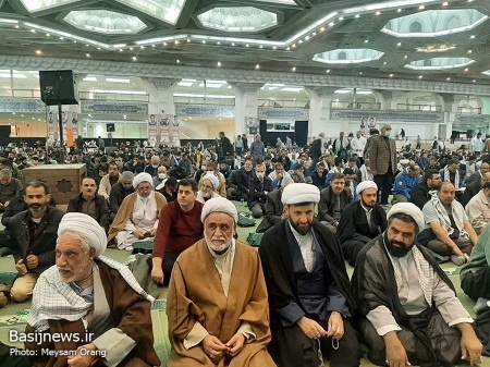 بازدید از غرفه های خدمت رسانی بسیجیان به مردم در نماز جمعه شهر تهران