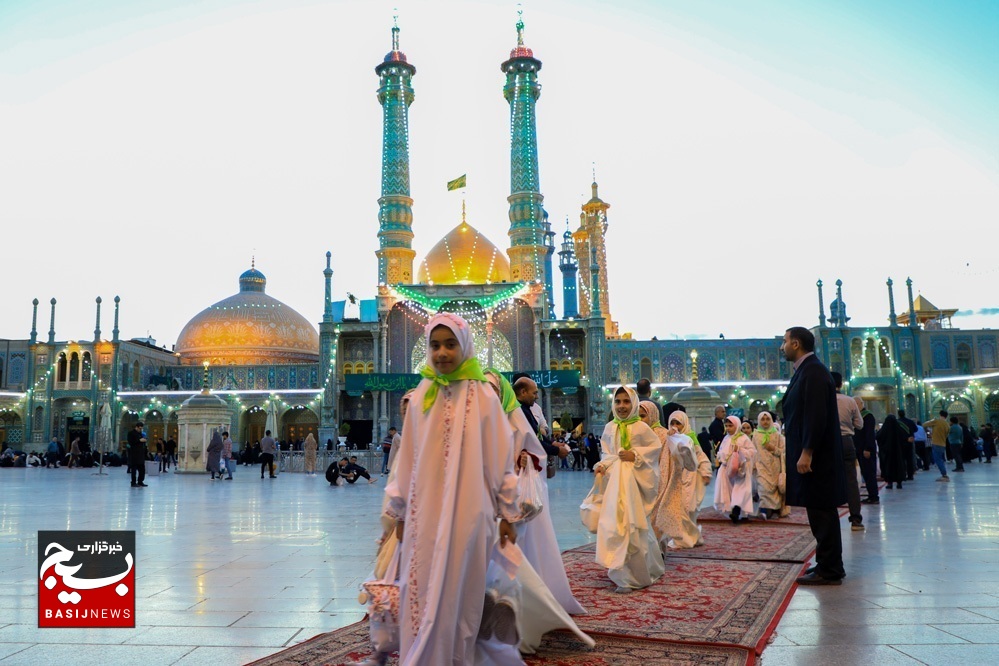 «جشن روزه اولی‌ها» در حرم بانوی کرامت برگزار شد