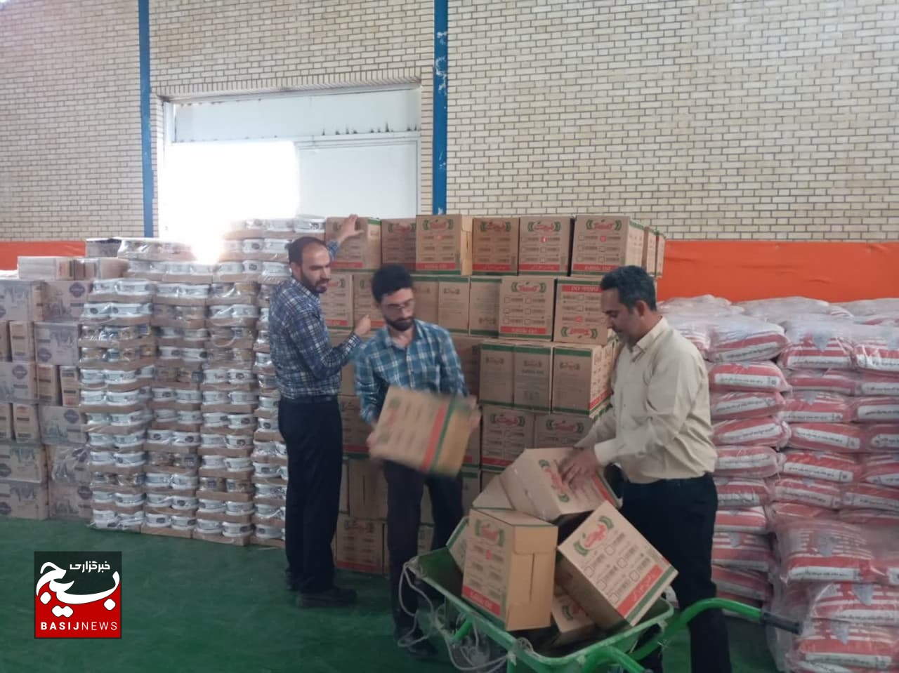 توزیع 800 بسته کمک معیشتی به همت حوزه مقاومت 14 شهید منتظری قم