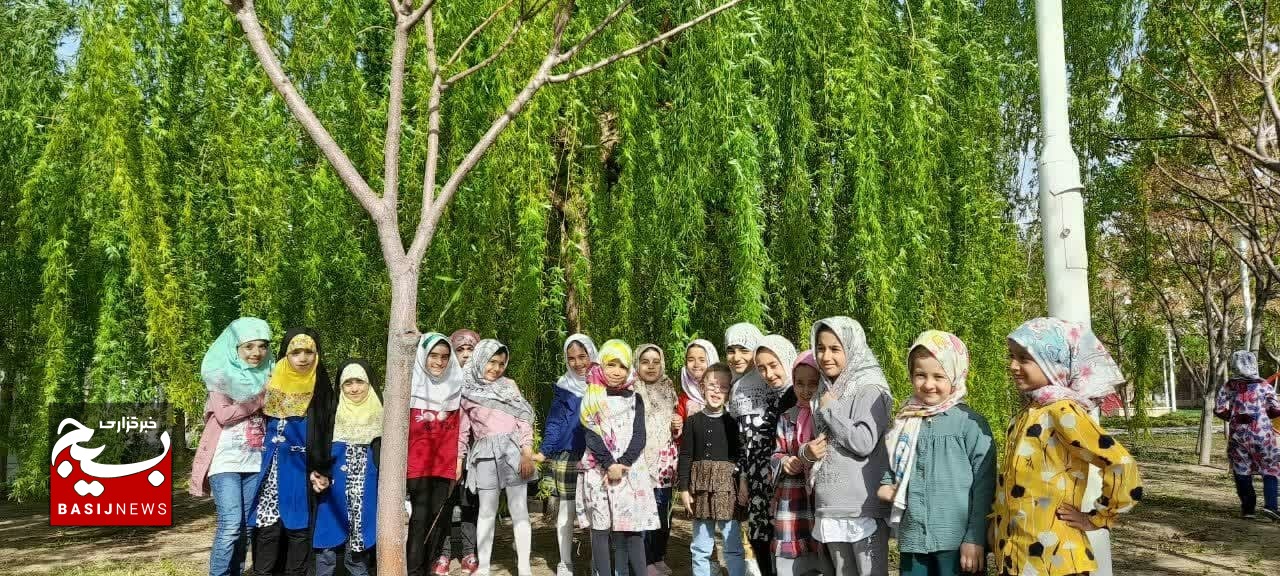 اردوی دورهمی دختران صالحینی پایگاه معراج قم در بوستان پروانه برگزار شد