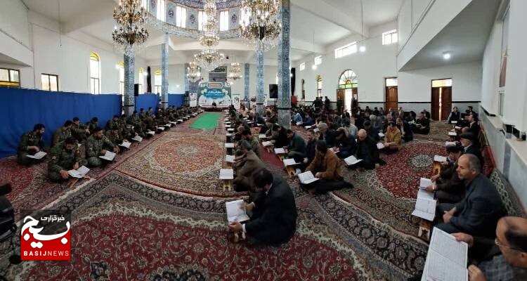 کرسی تلاوت قرآن کریم در مسجد قدس اردبیل